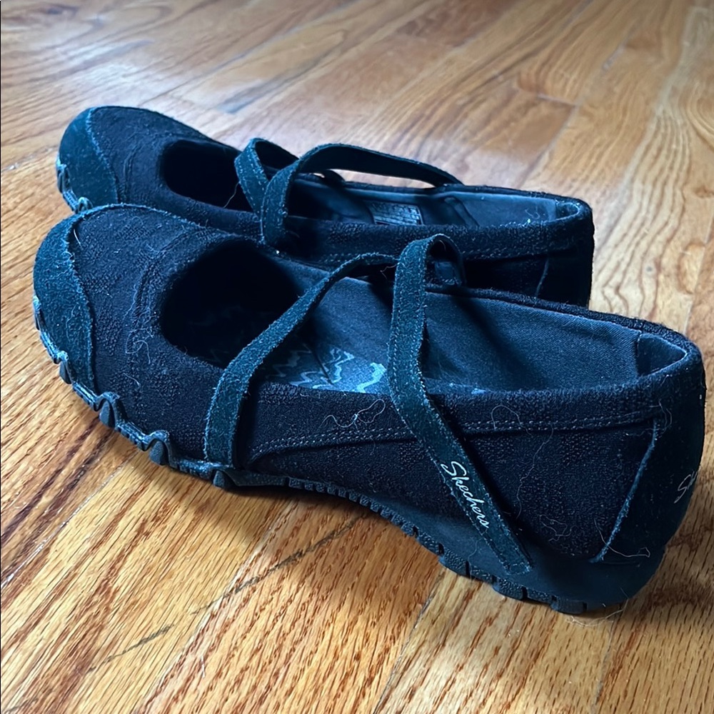 NWOT Skechers 7.5 Women’s Black Dress Shoes with Strap and Rounded Toe - Picture 4 of 8